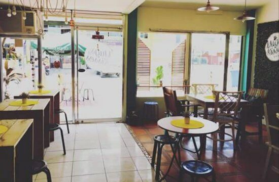 Mugs and Kisses Cafe