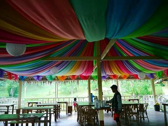 Elfredo's Manokan and Seafood Restaurant